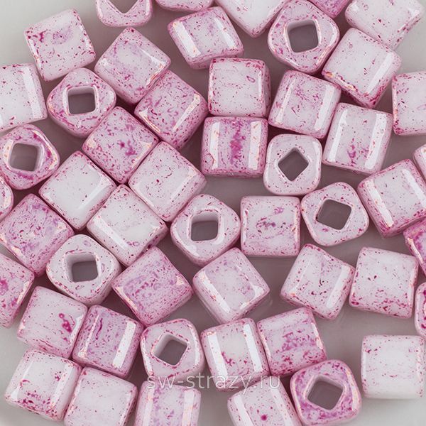 Бисер Cube 1,5 mm #1200 Мраморный непрозрачный бело-розовый